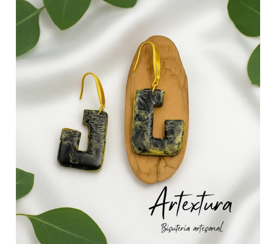 Pendientes Forma Negro y Dorado