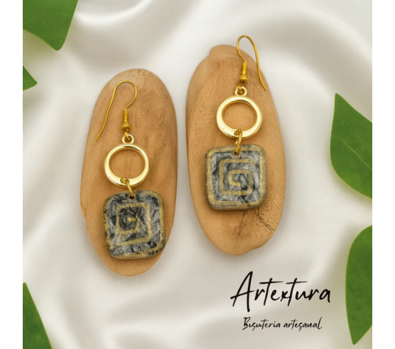 Pendientes Cuadrado Negro y Dorado